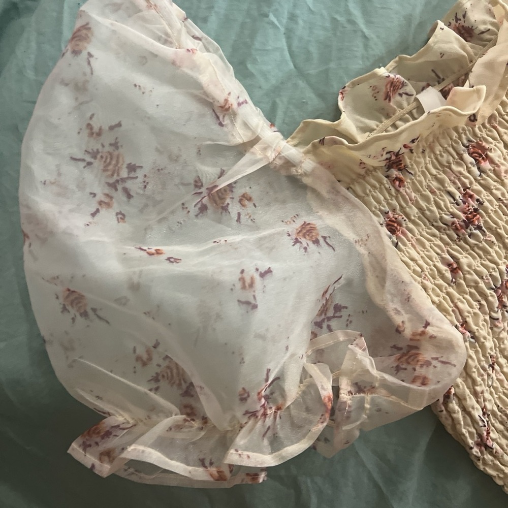Pink Ruffled Crop Top - Picture 4 of 4